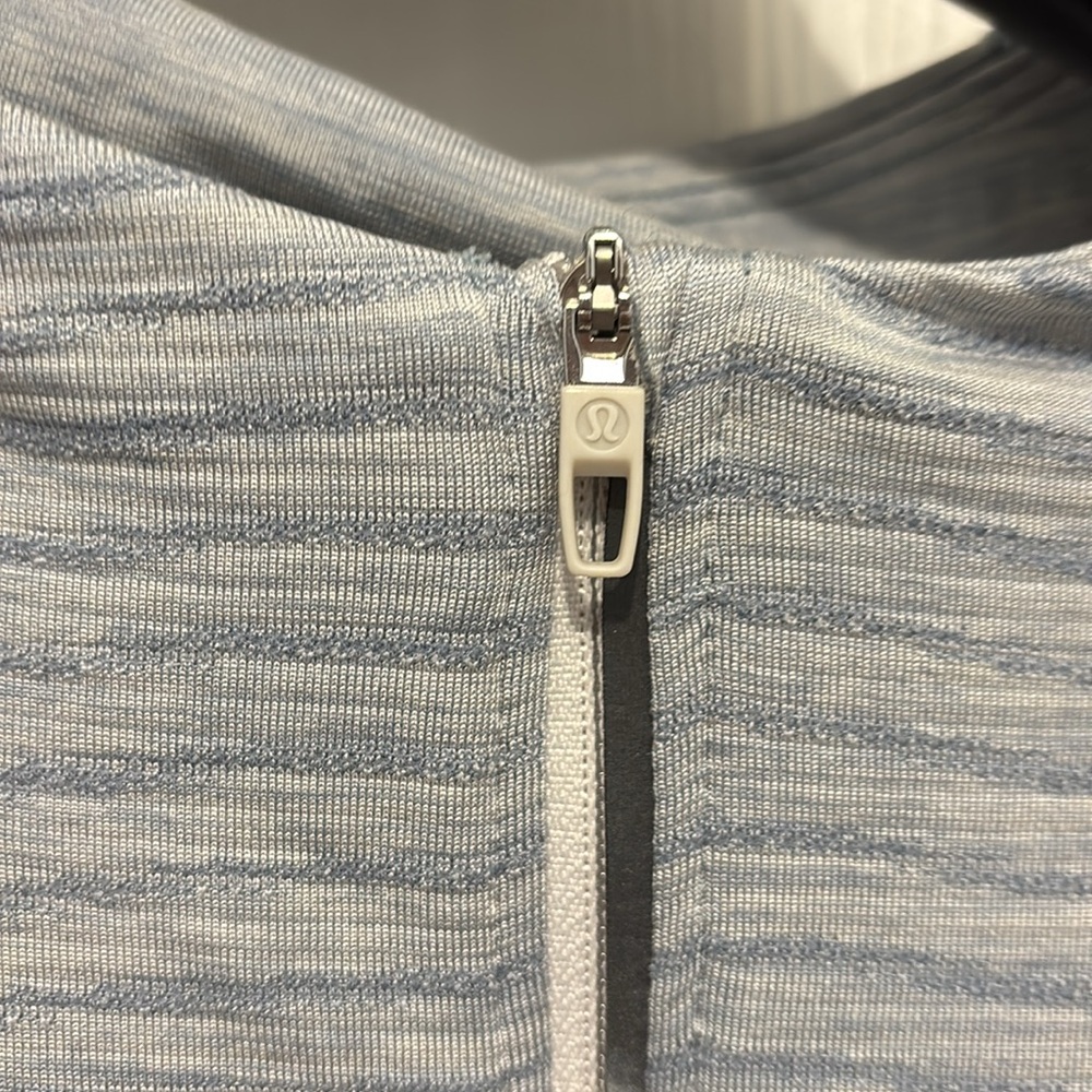 Lululemon men’s 1/4 zip - Picture 2 of 6